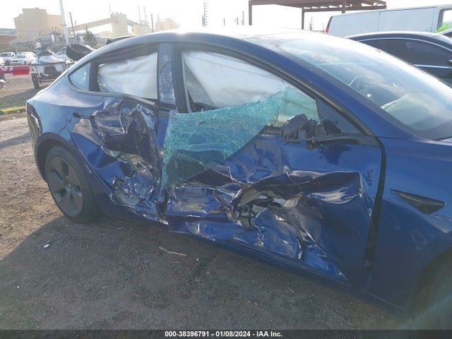 2021 TESLA MODEL 3 5YJ3E1EAXMF876328 Photo 5