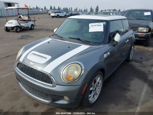 2008 MINI COOPER S WMWMF73538TT89806 Photo 1