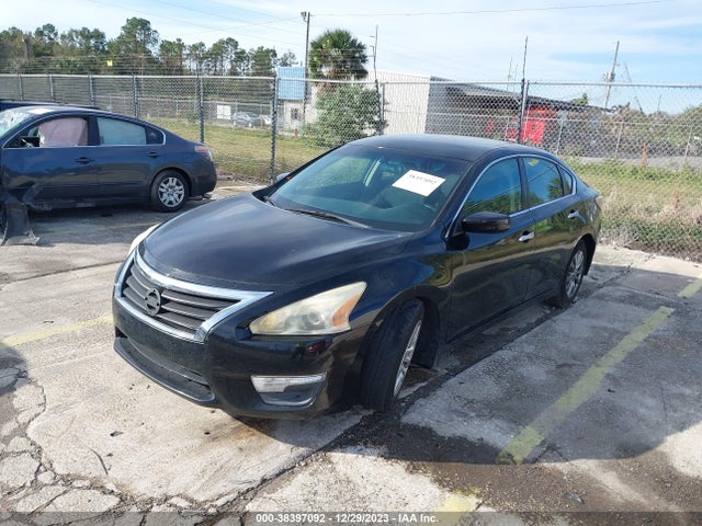 Nissan Altima 2.5 S 2015 1N4AL3AP8FC286024 Image 2