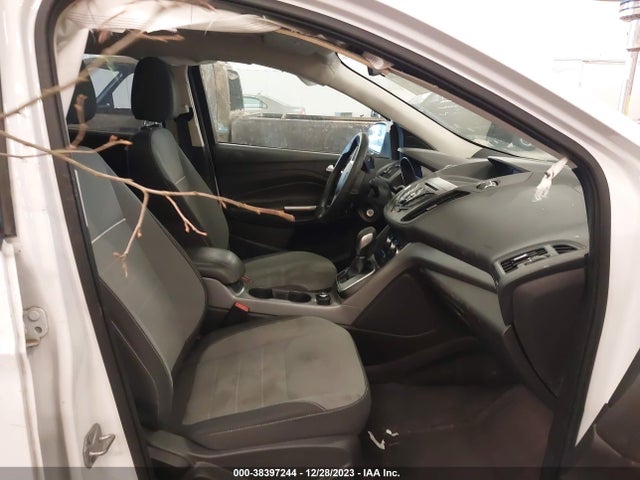 1FMCU9GX2EUB02470 Ford ESCAPE SE