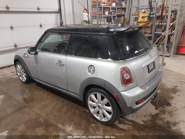 2008 MINI COOPER S WMWMF73578TV34958 Photo 2