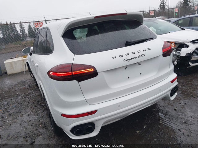2018 PORSCHE CAYENNE WP1AD2A24JLA81099 Photo 2