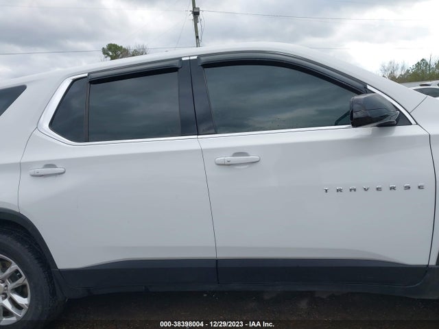 Chevrolet Traverse Ls 2018 1GNERFKW0JJ153917 Image 13