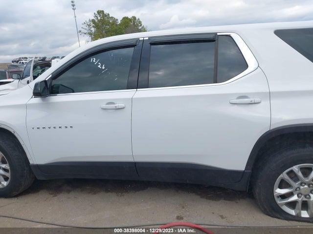 Chevrolet Traverse Ls 2018 1GNERFKW0JJ153917 Image 14