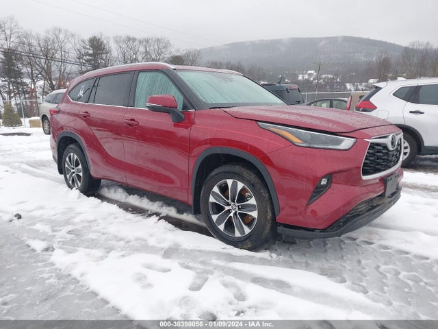 Toyota Highlander Xle 2022 5TDGZRBH0NS573223 Image 1