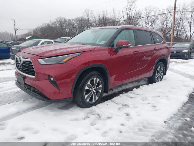 Toyota Highlander Xle 2022 5TDGZRBH0NS573223 Image 2