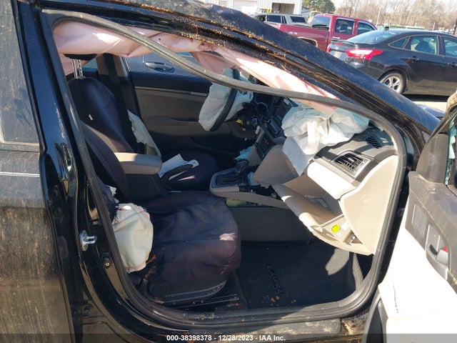 2018 HYUNDAI ELANTRA SE VIN: KMHD74LF9JU591603