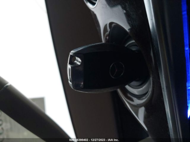 WDDUG8FB8FA136521 Mercedes-Benz S 550 4matic