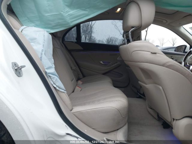 WDDUG8FB8FA136521 Mercedes-Benz S 550 4matic
