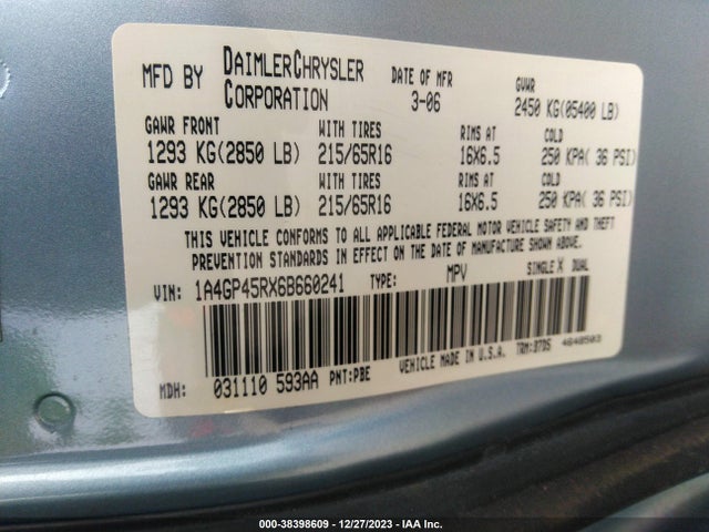 2006 CHRYSLER TOWN & COUNTRY VIN: 1A4GP45RX6B660241