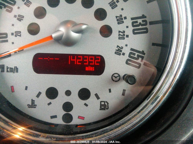 2006 MINI COOPER S WMWRH33526TF86393 Photo 6