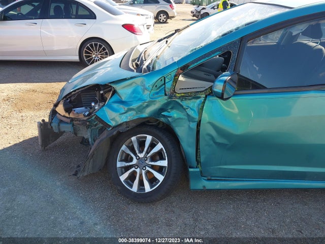 2012 HONDA FIT SPORT VIN: JHMGE8H52CC011145