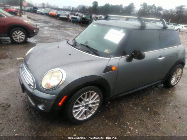 2010 MINI COOPER WMWMF3C50ATZ22743 Photo 1