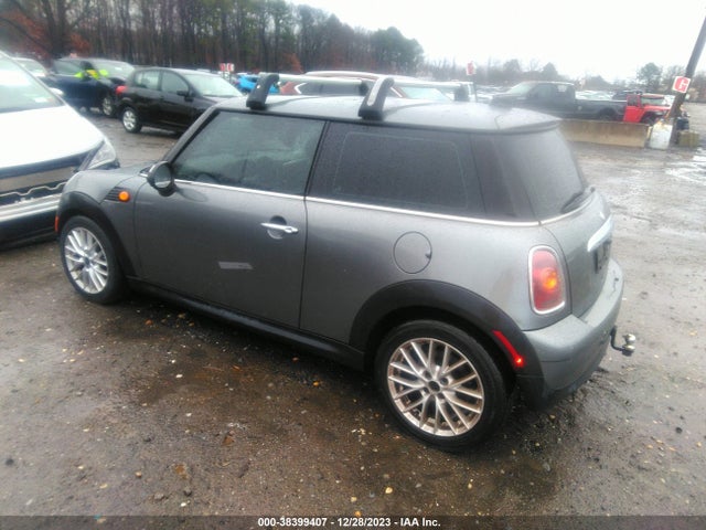 2010 MINI COOPER WMWMF3C50ATZ22743 Photo 2