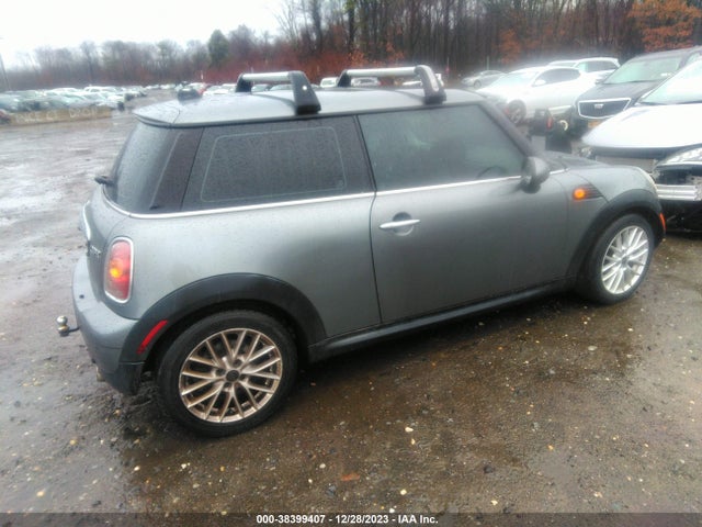2010 MINI COOPER WMWMF3C50ATZ22743 Photo 3