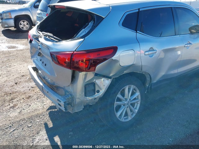 2017 NISSAN ROGUE SPORT S VIN: JN1BJ1CP4HW028240