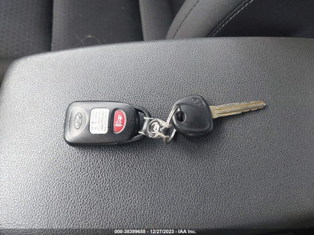 2018 HYUNDAI ELANTRA SEL VIN: 5NPD84LF9JH250424