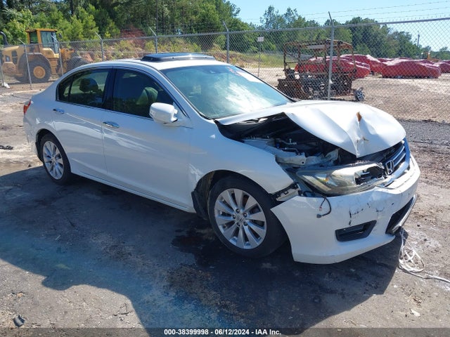2015 1HGCR3F86FA020078 main image