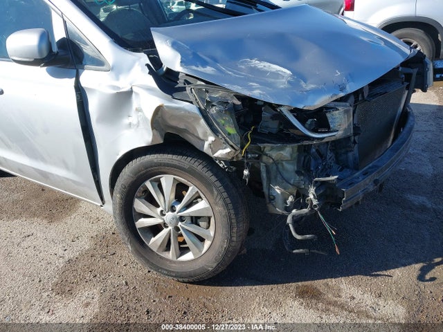 2016 KIA SEDONA LX VIN: KNDMB5C12G6107359