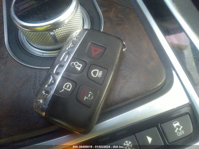 2016 JAGUAR XF SAJBF4BV4GCY07154 Photo 10