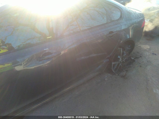 2016 JAGUAR XF SAJBF4BV4GCY07154 Photo 5
