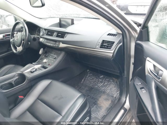 JTHKD5BHXH2281266 Lexus CT 200H