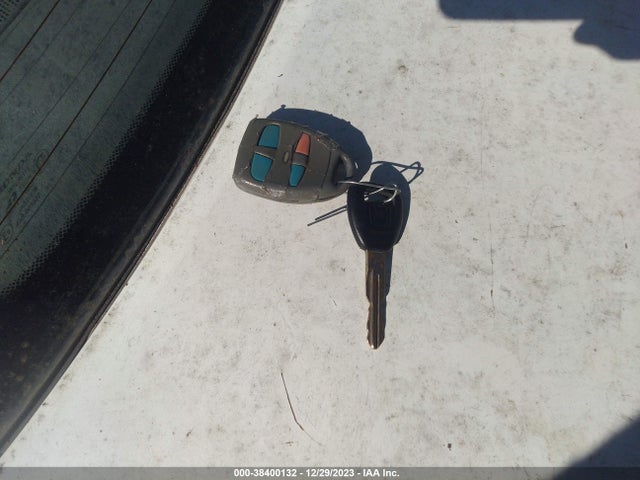2001 HONDA CIVIC LX VIN: 2HGES16541H602066