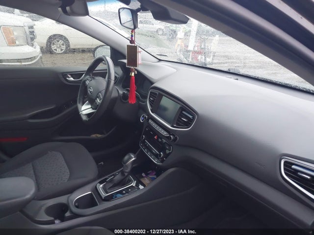 2017 HYUNDAI IONIQ HYBRID SEL VIN: KMHC75LC2HU040012