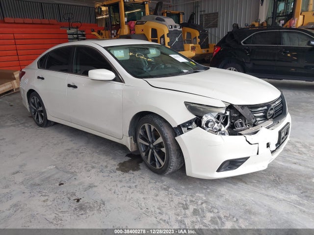Nissan Altima 2.5 Sr 2016 1N4AL3AP8GC128512 головне зображення