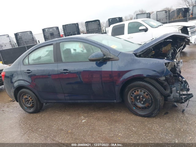 Chevrolet Sonic Ls Auto 2015 1G1JA5SHXF4156378 Image 13