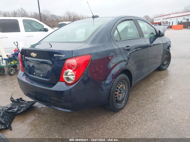 Chevrolet Sonic Ls Auto 2015 1G1JA5SHXF4156378 Image 4