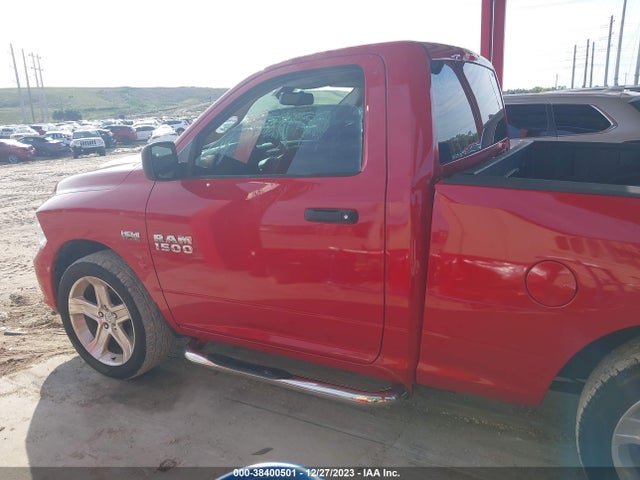 2016 RAM 1500 EXPRESS VIN: 3C6JR6AT6GG153923