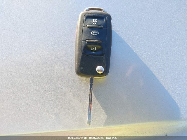 2013 VOLKSWAGEN JETTA 2.5L SE VIN: 3VWDP7AJ4DM242075