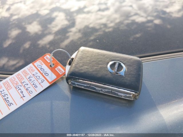 2019 VOLVO XC60 LYV102DL3KB215205 Photo 10