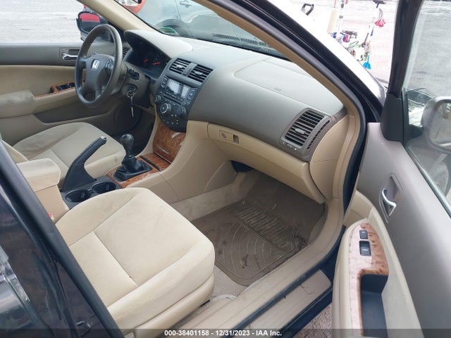 2003 HONDA ACCORD 2.4 EX VIN: 1HGCM556X3A106595