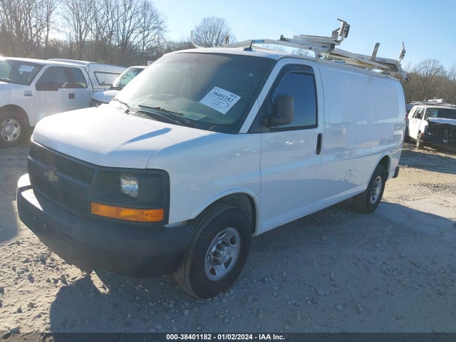 Chevrolet Express 2500 Work Van 2015 1GCWGFCF7F1279880 Image 2