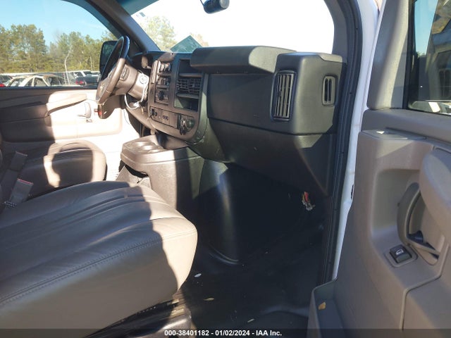 Chevrolet Express 2500 Work Van 2015 1GCWGFCF7F1279880 Image 5