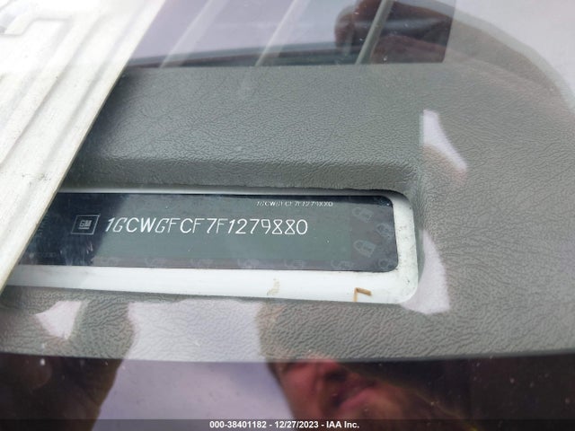 Chevrolet Express 2500 Work Van 2015 1GCWGFCF7F1279880 Image 9