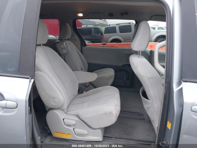 2011 TOYOTA SIENNA LE VIN: 5TDKA3DC8BS008939
