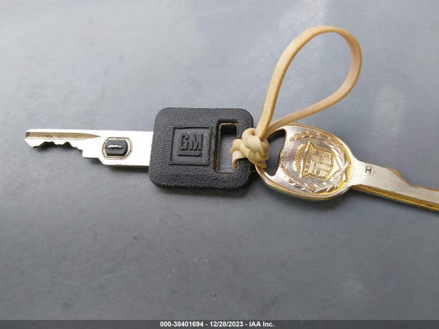 1993 CADILLAC DEVILLE VIN: 1G6CD53B2P4304982