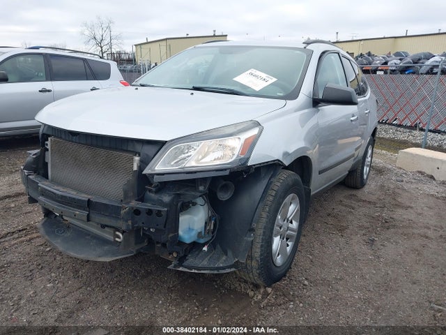 Chevrolet Traverse Ls 2015 1GNKRFED9FJ158845 Image 2