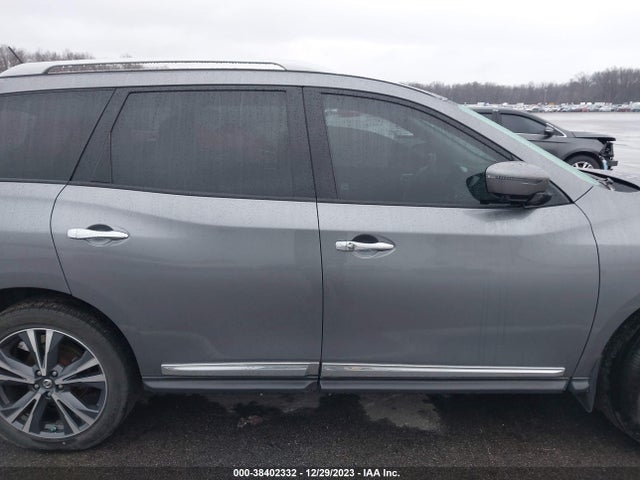 2017 NISSAN PATHFINDER PLATINUM VIN: 5N1DR2MM4HC630786