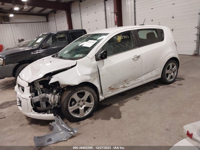 Chevrolet Sonic Ltz Auto 2015 1G1JE6SB7F4103711 Image 2