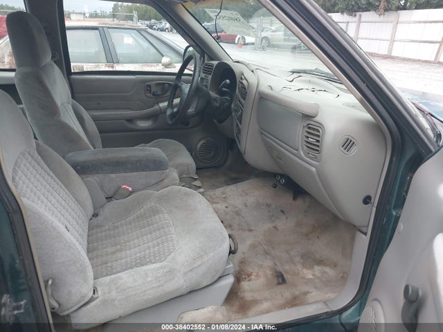 1998 ISUZU HOMBRE XS VIN: 1GGCS1947W8665599