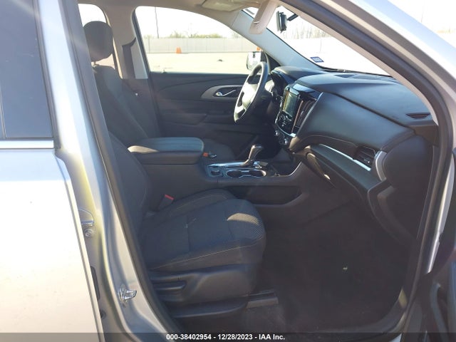 Chevrolet Traverse Ls 2018 1GNERFKWXJJ137983 Image 5