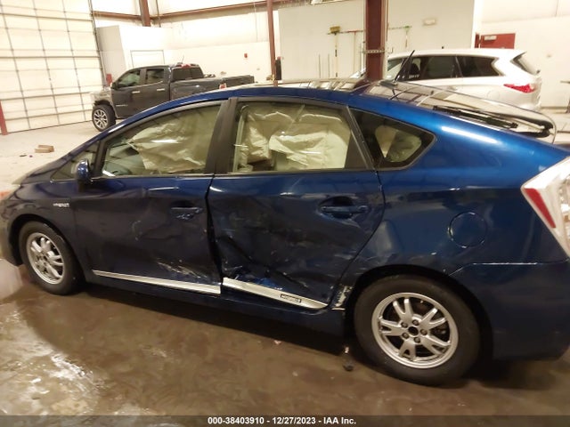 2011 TOYOTA PRIUS FOUR VIN: JTDKN3DU6B5305467