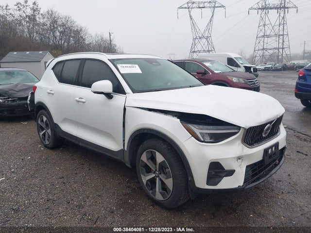 2023 VOLVO XC40 B5 PLUS BRIGHT THEME VIN: YV4L12UN1P2102401