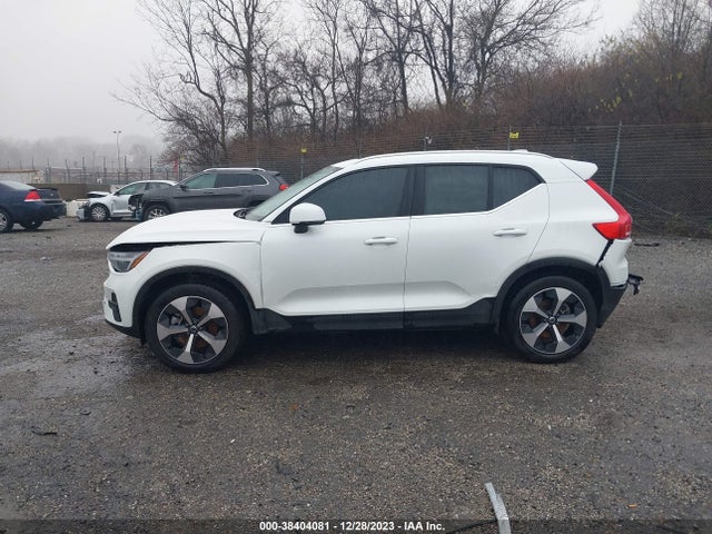 2023 VOLVO XC40 B5 PLUS BRIGHT THEME VIN: YV4L12UN1P2102401