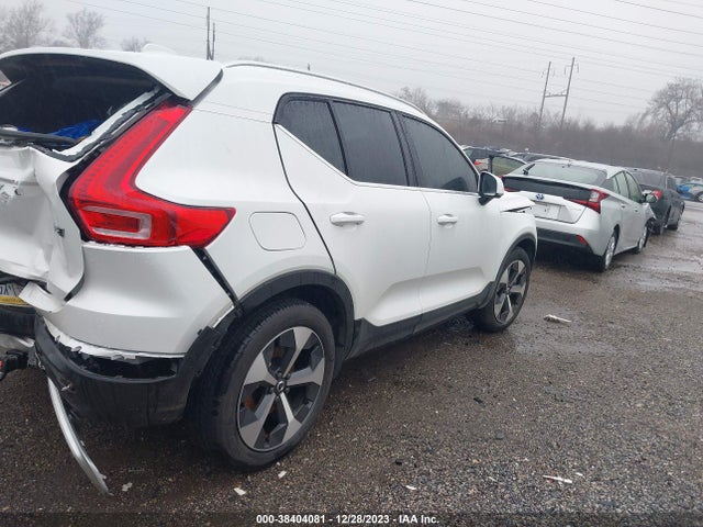2023 VOLVO XC40 B5 PLUS BRIGHT THEME VIN: YV4L12UN1P2102401