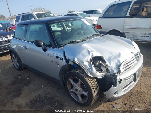 2005 MINI COOPER WMWRC33425TC56466 Photo 0